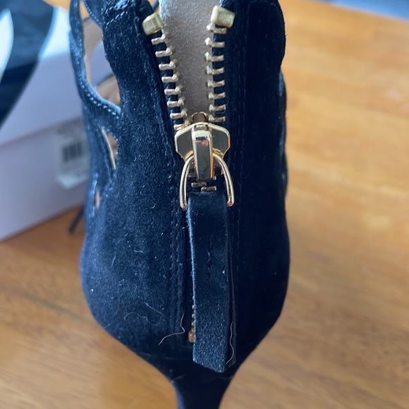 Sexy suede black Nine West heels - Picture 3 of 3